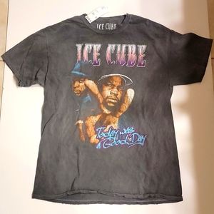 NWT Urban Outfitters Ice Cube 🧊  graphic tee